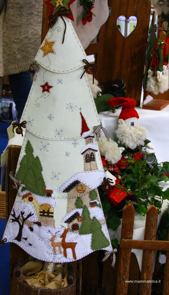 JOTOL Albero di Natale in Feltro,52 Pezzi Feltro Albero Natale Ornamenti Staccabili,Albero di Natale Fai Da Te per Bambini,Regali,Forniture per Feste 