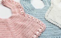 bavaglini a crochet rosa azzurro e bianco