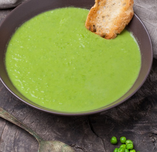 ricette-con-la-menta-minestra-crema-vellutata-di-piselli