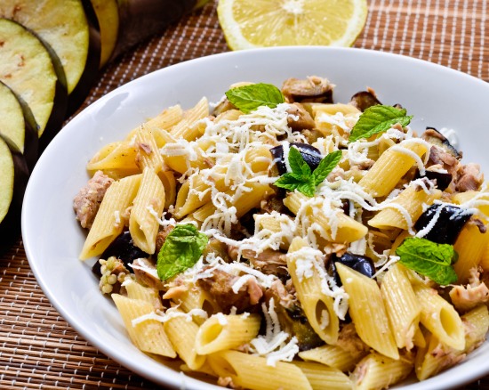 ricette-con-la-menta-pasta-melanzane-norma-ricotta-pecorino