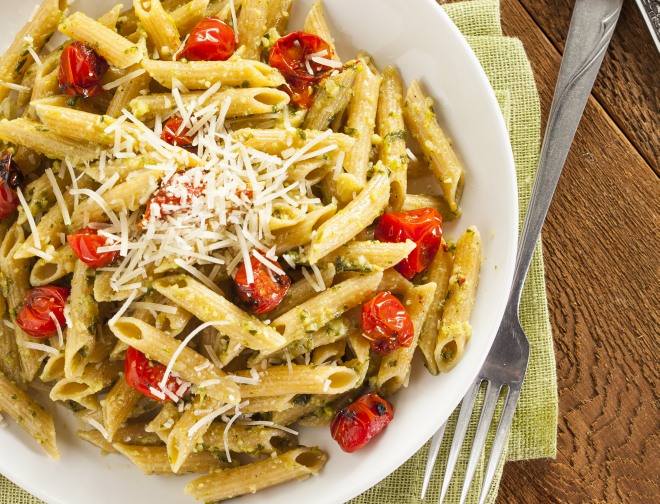 pasta-pesto-pomodorini-parmigiano-ricotta-salata