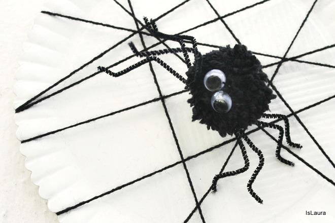 Come fare a realizzare ragnatela e ragno di pompon halloween