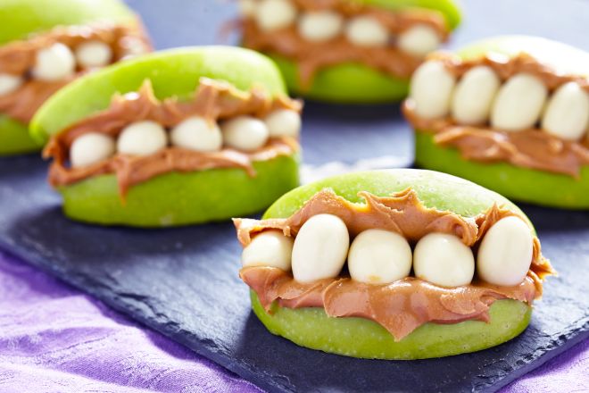 ricette-di-halloween-per-bambini-mele-dentiere