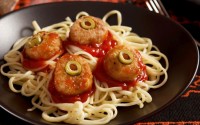 ricette-halloween-bambini-spaghetti-con-polpette-occhi-di-ciclope