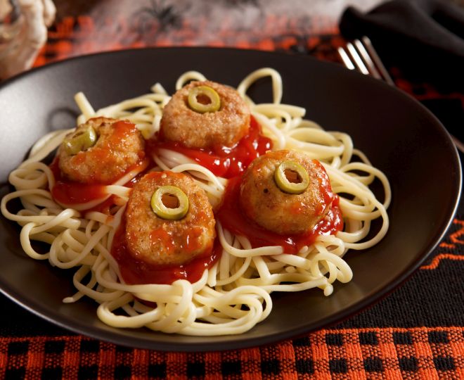 ricette-halloween-bambini-spaghetti-con-polpette-occhi-di-ciclope