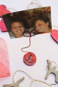 Tutorial-come-realizzare-portafoto-con-filo-metallico-di-alluminio
