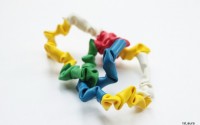 come-fare-semplici-bracciali-con-i-palloncini