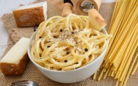 ricette-tradizionali-laziali-bucatini-cacio-e-pepe