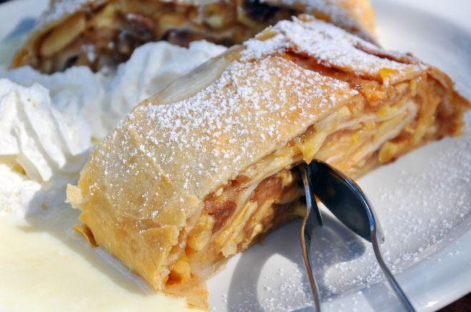 ricette-tradizionali-trentine-strudel-di-mele