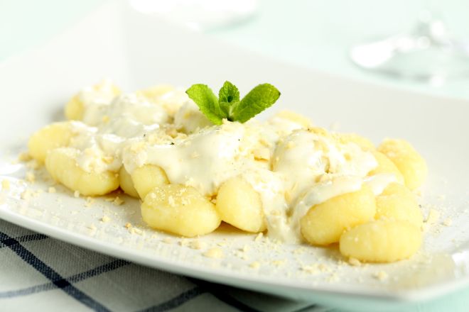 ricette-tradizionali-valdostane-gnocchi-con-fonduta