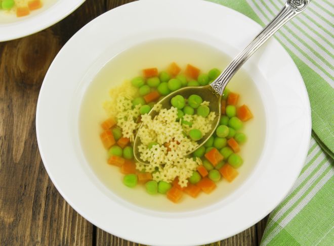 svezzamento-7-mesi-stelline-in-brodo-con-verdure