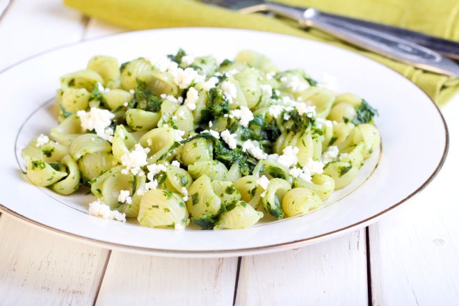 svezzamento-8-mesi-mini-conchiglie-pesto-e-ricotta