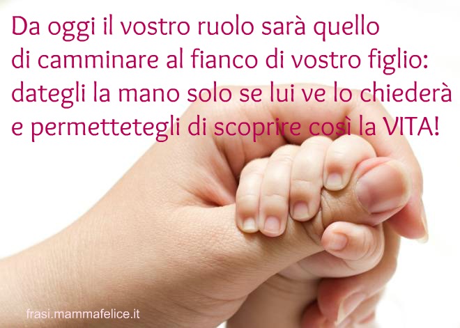 annuncio-nascita-frase-genitori-bambini-tenersi-per-mano-cartolina