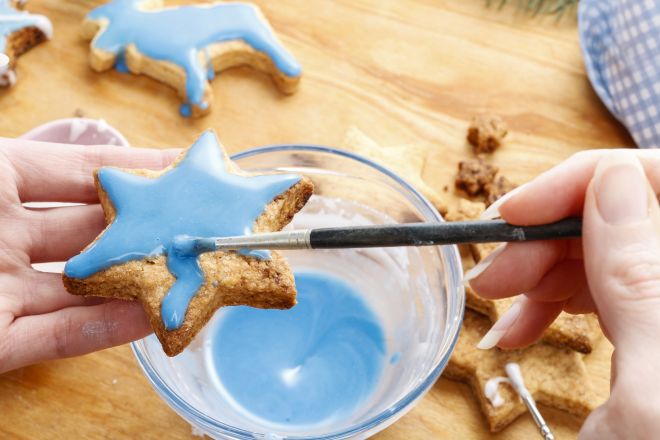 come fare i biscotti di pasta frolla e come decorarli o glassarli