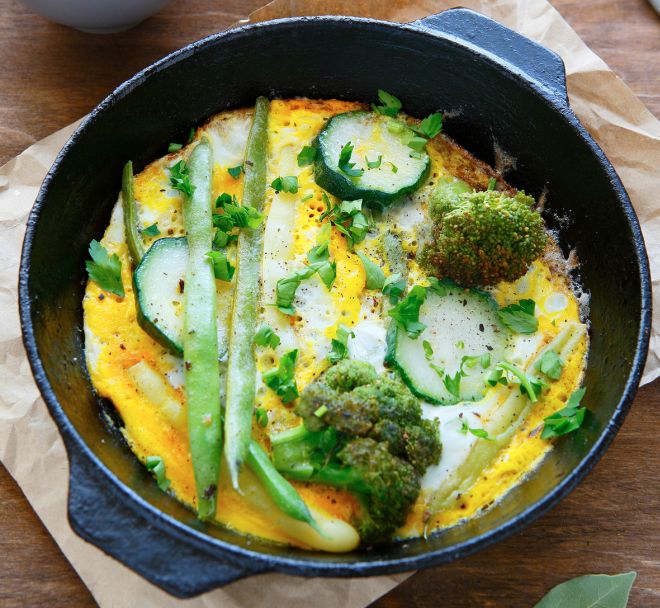 frittata-di-verdure-verdi-broccoli-fagiolini-prezzemolo