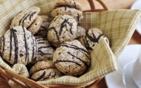 merende-per-la-scuola-biscotti-leggeri-nocciola-e-mandorla-decorati-al-cioccolato