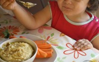 bambini-alimentazione-assaggiare-cibi-nuovi