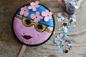 maschera-vintage-con-piatto-di-carta-