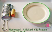 montessori-attivita-vita-pratica-motricita-fine-grattugiare