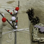 rametto-con-pompon-per-decorare-pacco-regalo-