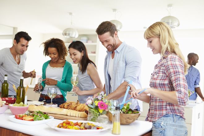 galateo-per-mangiare-cena-organizzare-buffet