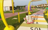 parchi-inclusivi-con-giochi-per-bambini-disabili