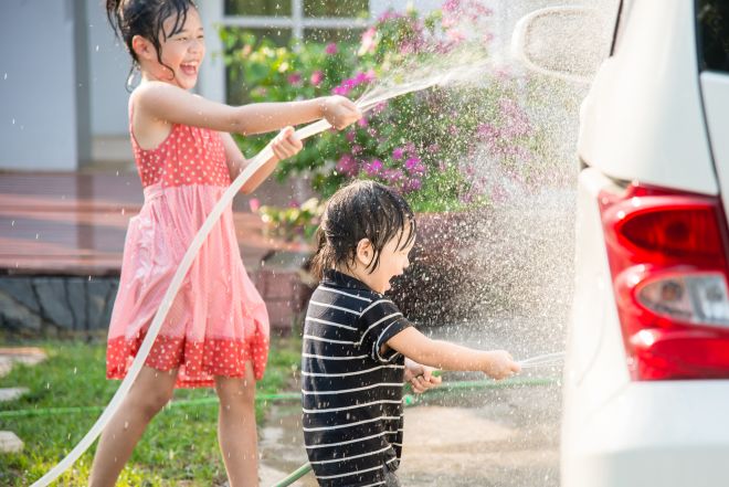 10 attività estive da fare all'aperto con i bambini