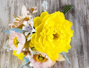 lavoretti-con-la-carta-crespa-bambini-fiori