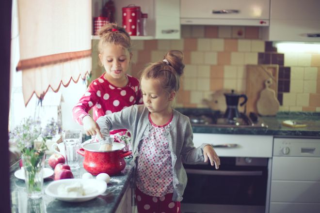  attivita-montessori-vita-pratica-facili-bambini