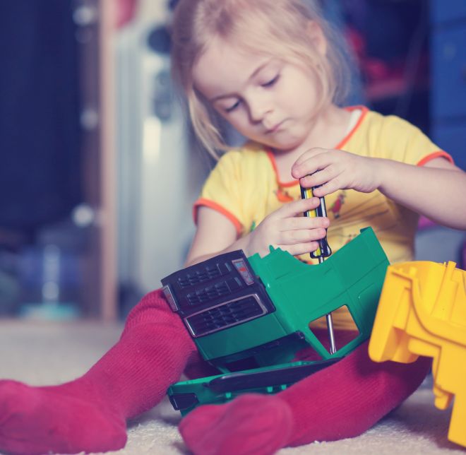 attivita-montessori-vita-pratica-facili-bambini