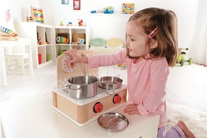 metodo-montessori-gioco-simbolico-cucina-legno-portatile