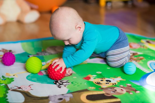 giocattoli per bambini di 8 mesi