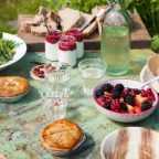 ferragosto-picnic-pranzo-estate-giardino-famiglia