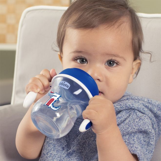 Quale acqua per i bambini, dal biberon alle prime pappe