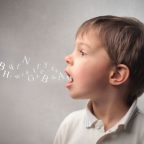 giochi-per-sviluppare-linguaggio-bambini