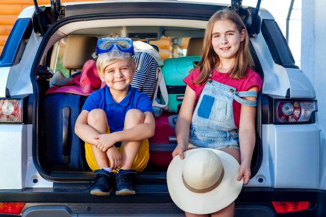 viaggiare-in-auto-con-bambini-in-totale-sicurezza-vacanze-seggiolini-cinture