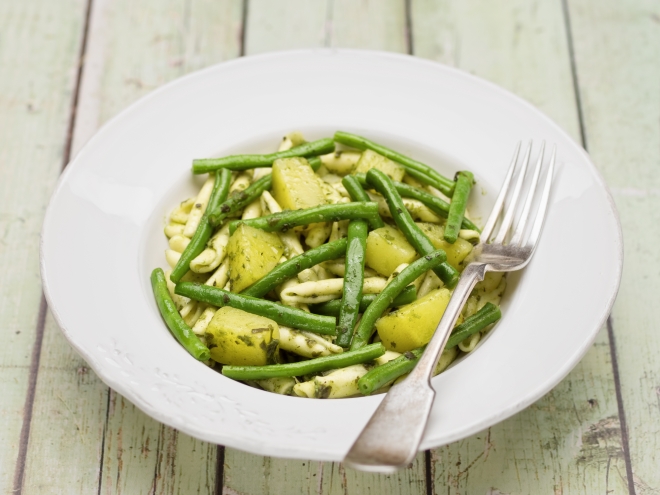 ricette vegetariane di primi piatti: pasta genovese