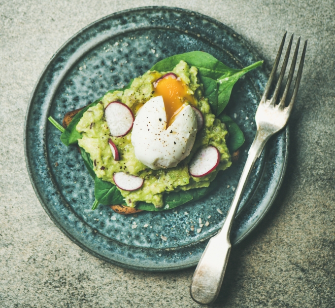 ricette-vegetariane-secondi-piatti_avocado-toast