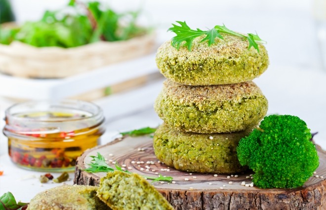 ricette-vegetariane-secondi-piatti_burger-broccoli-patate-quinoa