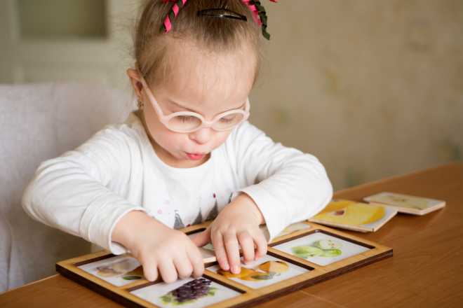 come-prendersi-cura-di-un-neonato-secondo-il-metodo-montessori-guida-completa_mammafelice