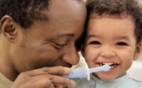 come-insegnare-ai-bambini-a-lavarsi-i-denti-mammafelice